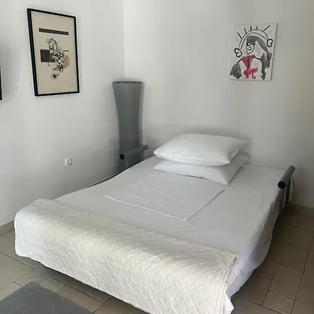 Dada-apartment Lovor